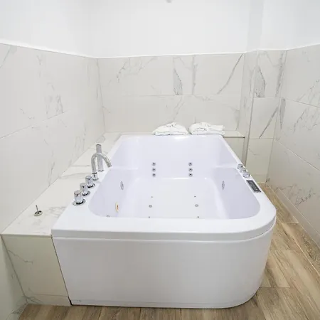 Casa Brava בית הארחה 2*